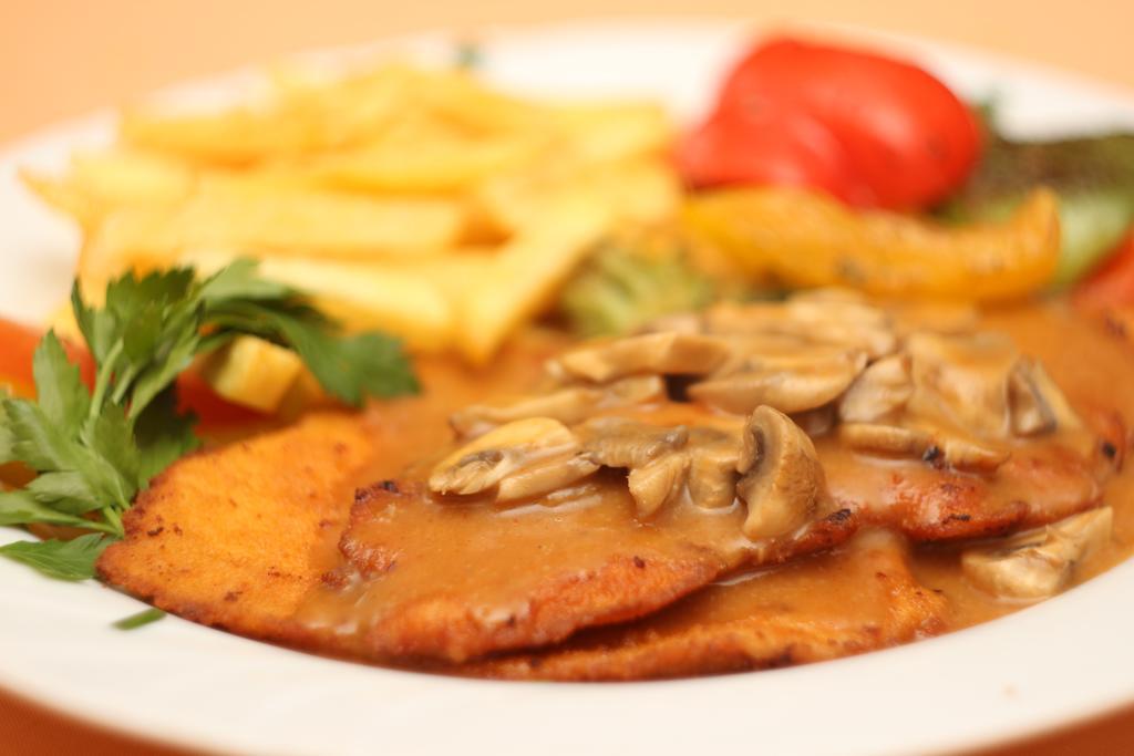 Hotel & Restaurant Am Kirschberg Alten Buseck Ngoại thất bức ảnh