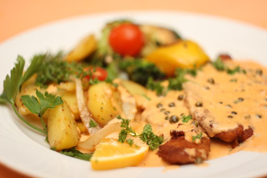 Hotel & Restaurant Am Kirschberg Alten Buseck Ngoại thất bức ảnh