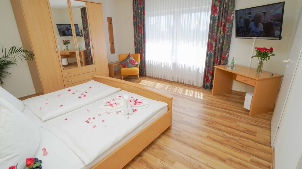 Hotel & Restaurant Am Kirschberg Alten Buseck Ngoại thất bức ảnh