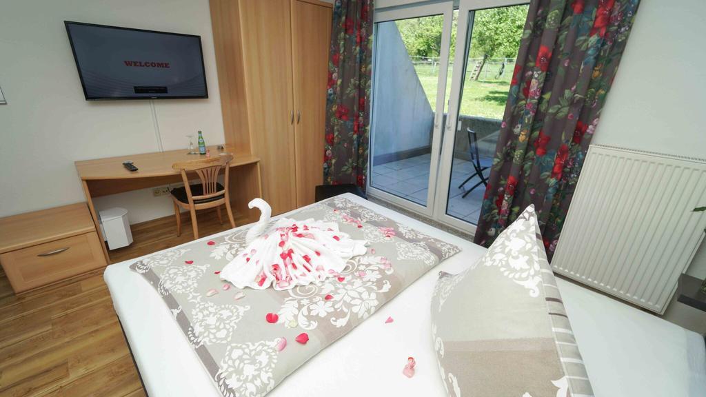 Hotel & Restaurant Am Kirschberg Alten Buseck Ngoại thất bức ảnh